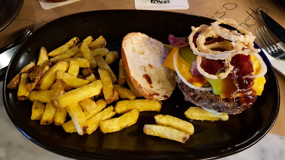 Papachos Burger