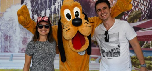 Epcot com Pluto