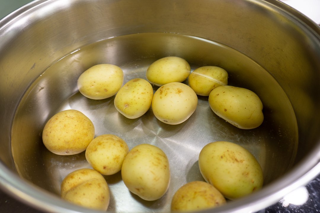 cozinhando as batatas