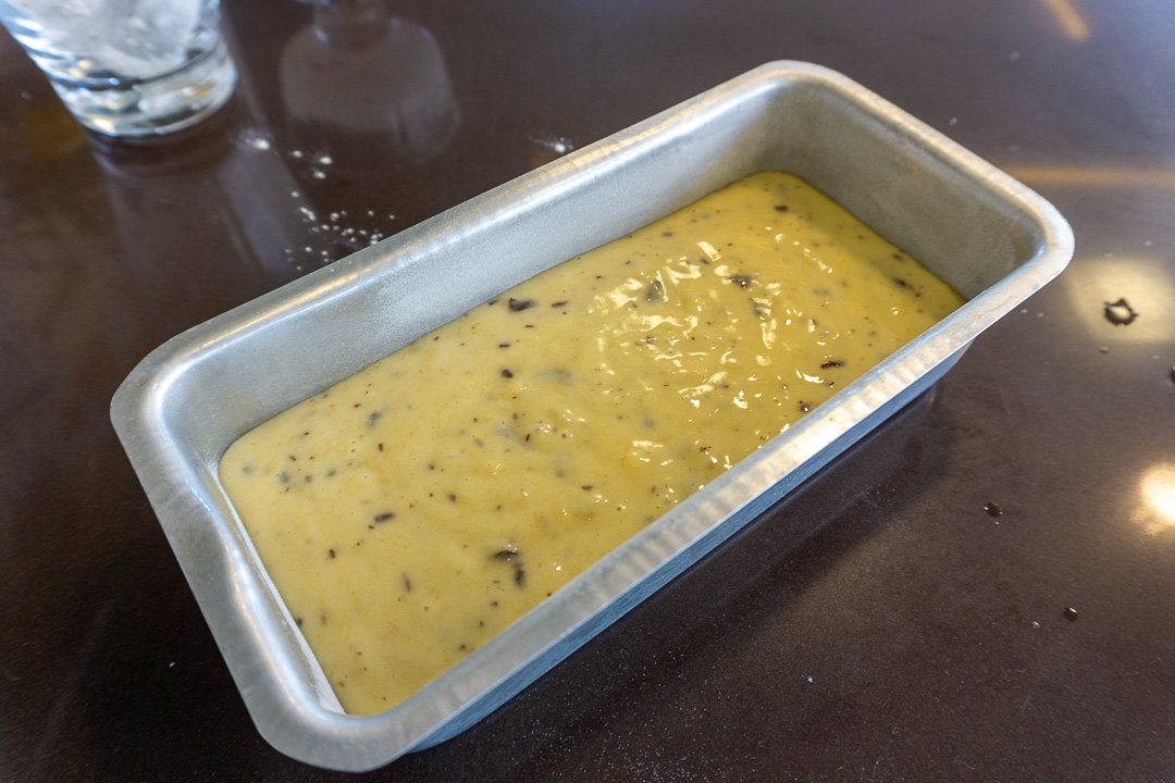 Bolo pronto para ia ao forno