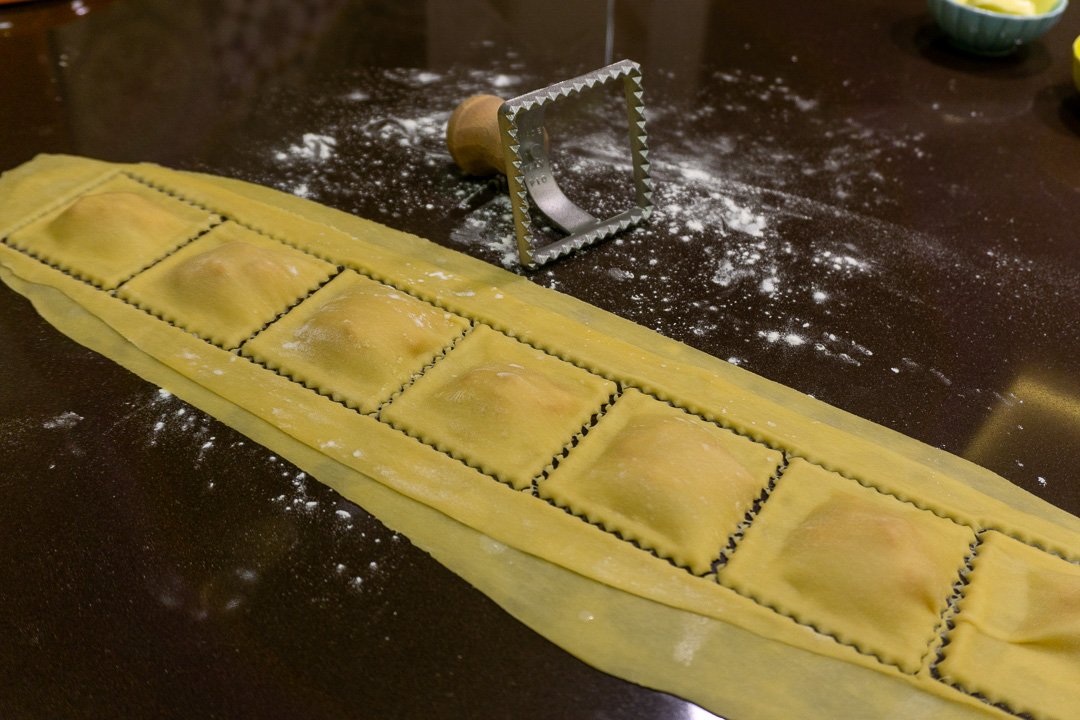 Fechando e cortando o ravioli