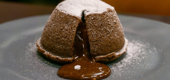 Petit Gateau com geleia de figos