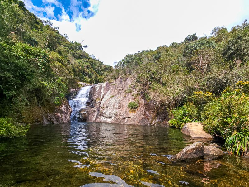Cachoeira da Farofa, Pedra menina