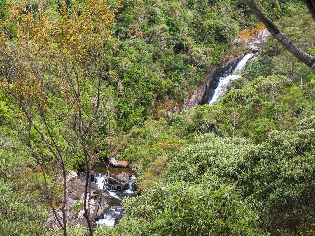 Cachoeira da Farofa, Pedra Menina.